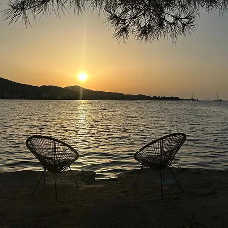 Beachfront House Miamore - 10 M From The Sea 빌라 *