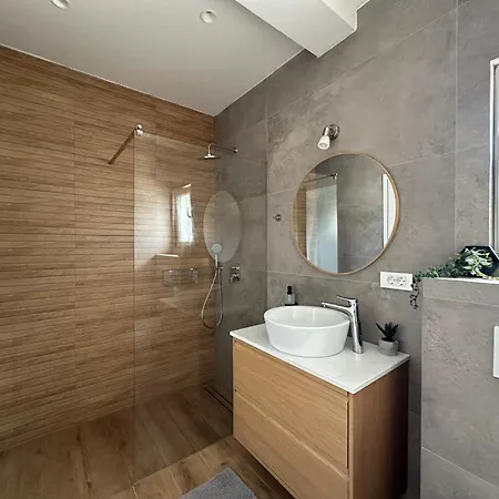 빌라 Beachfront House Miamore - 10 M From The Sea Mrljane