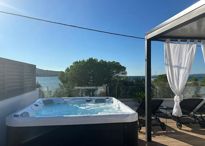 Beachfront House Miamore - 10 M From The Sea