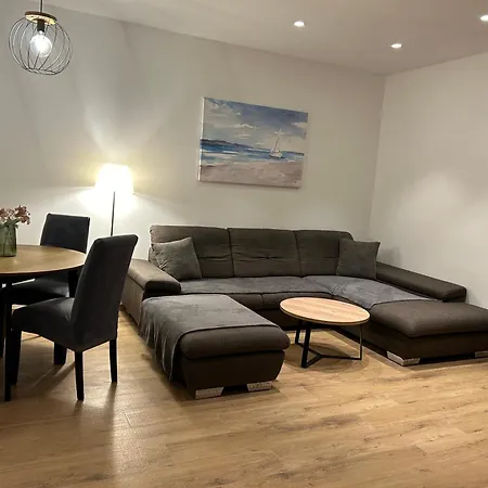 Beachfront House Miamore - 10 M From The Sea ヴィラ Mrljane