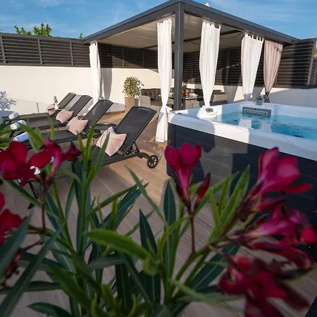 Beachfront House Miamore - 10 M From The Sea *