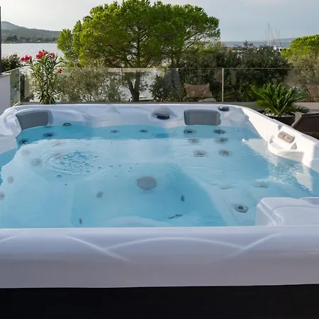 Beachfront House Miamore - 10 M From The Sea Villa *