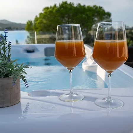 Beachfront House Miamore - 10 M From The Sea