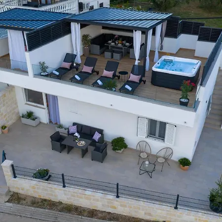 Beachfront House Miamore - 10 M From The Sea *