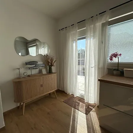 Villa Beachfront House Miamore - 10 M From The Sea *