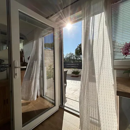 Beachfront House Miamore - 10 M From The Sea