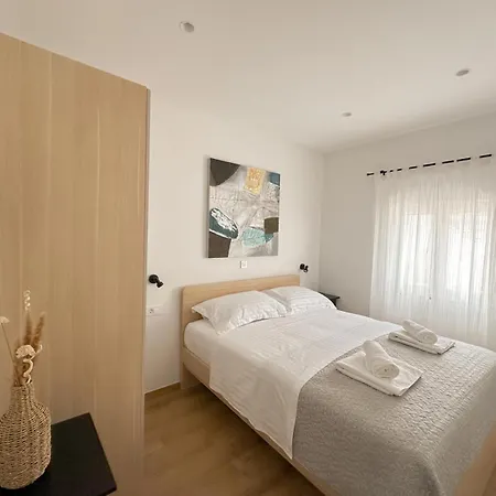 Beachfront House Miamore - 10 M From The Sea