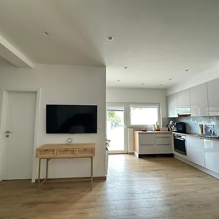 Beachfront House Miamore - 10 M From The Sea Vila *