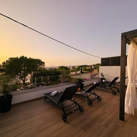 Beachfront House Miamore - 10 M From The Sea