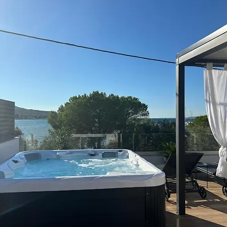 Beachfront House Miamore - 10 M From The Sea